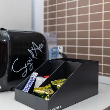 Ni Ni - Self Check In * Cefalú