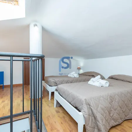 Ni Ni - Self Check In * Cefalú